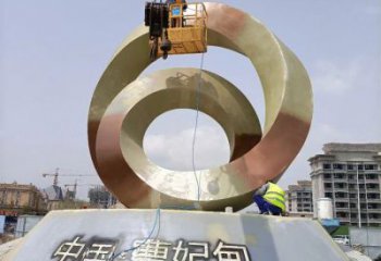 大型圓環(huán)雕塑，鍍銅景觀雕塑，鏡面工藝
