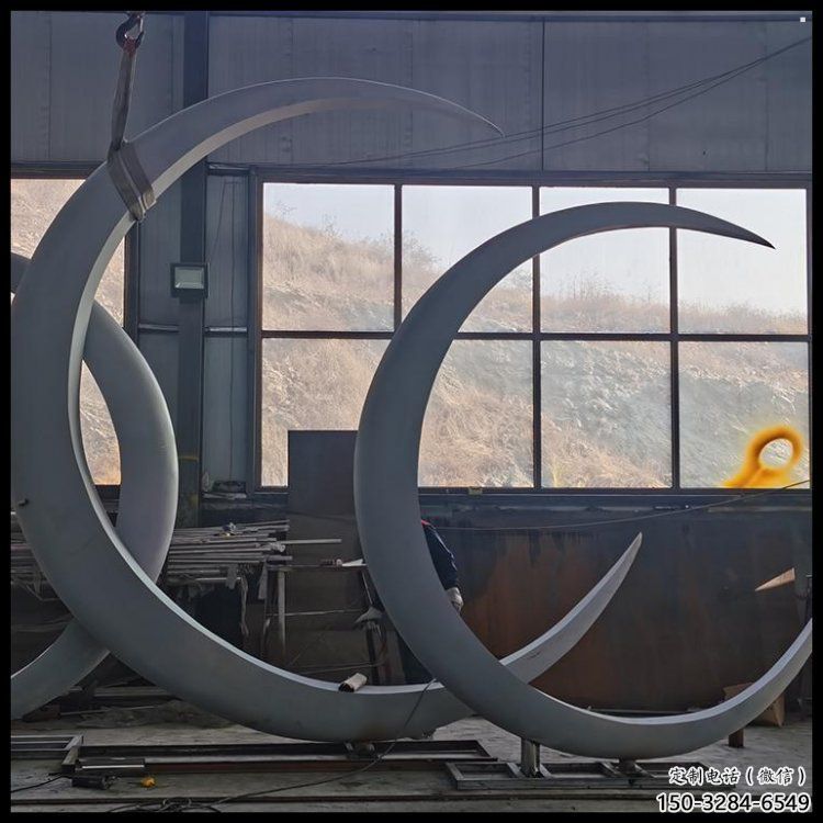 月亮雕塑觀賞型，露天雕塑，鋼結(jié)構(gòu)月亮水簾雕塑訂做