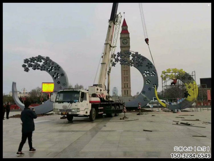 住宅小區月牙雕塑