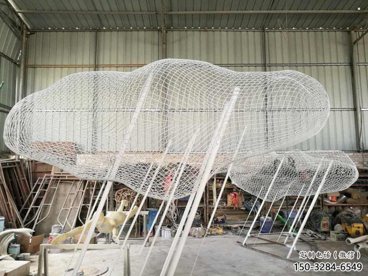 鏤空云朵雕塑，編織工藝制作，金屬景觀雕塑