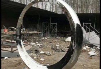 月牙雕塑選用，小區擺件，大型鏤空月牙雕塑公司