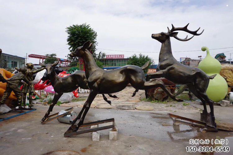 黃岡戶外小鹿批發(fā)，動(dòng)物雕塑，梅花鹿銅雕塑供求