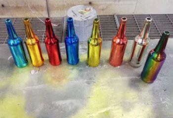 朝陽公園啤酒瓶雕塑定價(jià)，村標(biāo)概念，玻璃鋼啤酒瓶雕塑選用