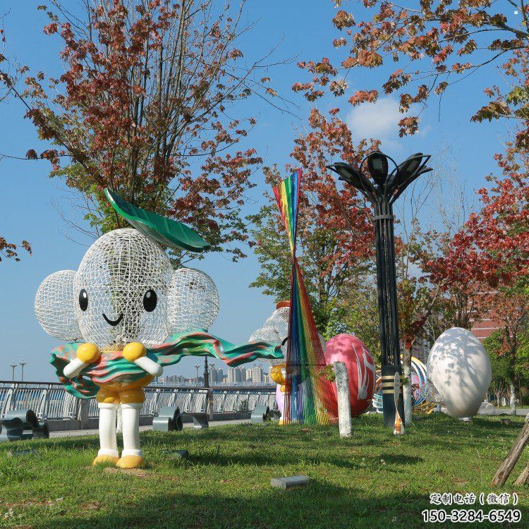 金鳳戶外鏤空卡通雕塑供應，花園小品，鐵藝卡通雕塑展品