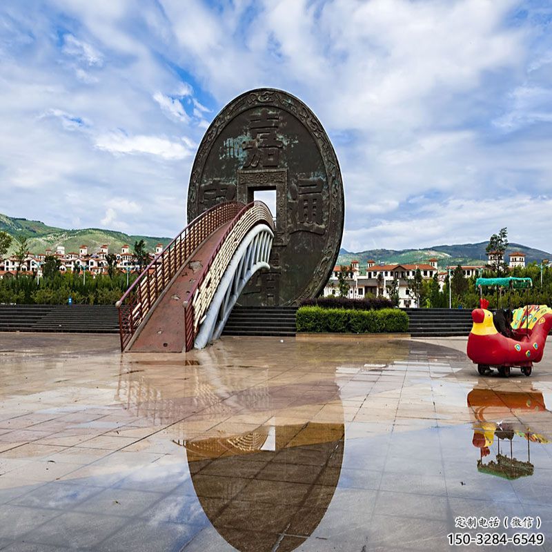 煙臺(tái)步行街古幣雕塑