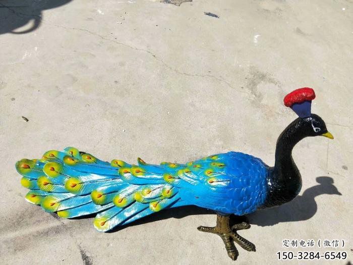 阿勒泰彩繪孔雀雕塑制作選用，景區(qū)案例，動物美陳雕塑