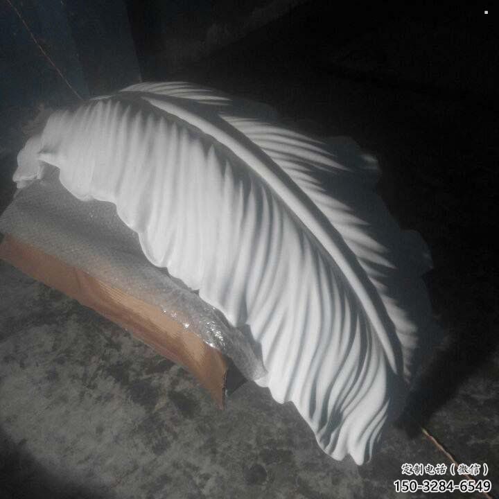 昆明羽毛雕塑供應，花園小品，酒店玻璃鋼羽毛雕塑展品